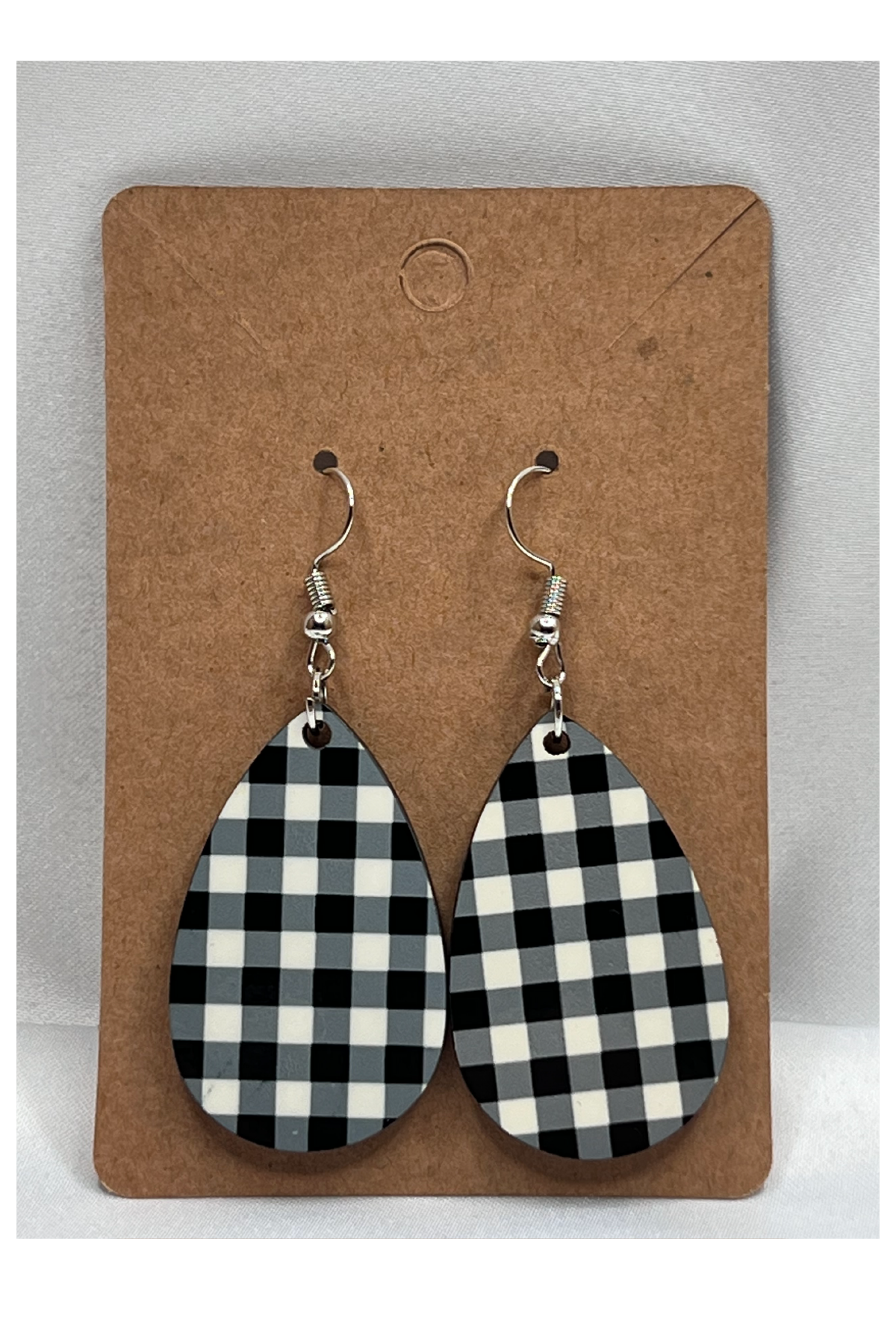 Elegant Checkered Earrings for a Stylish Look